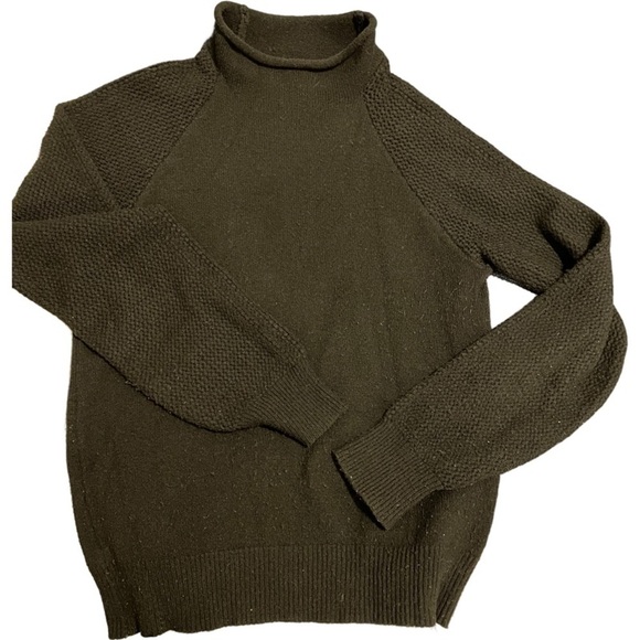 Jessica Simpson Sweaters - Jessica Simpson Turtleneck Sweater